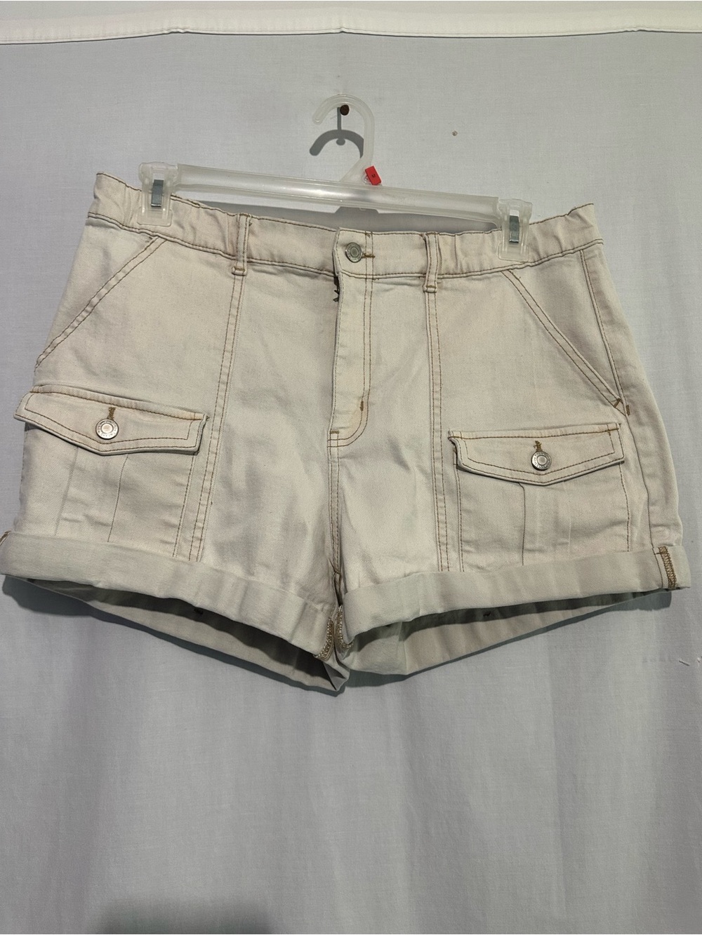 Time and Tru Cream Cargo Pocket Denim Shorts | Size 16 | Casual / Utility